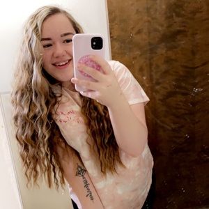 Meet your Posher, Holley